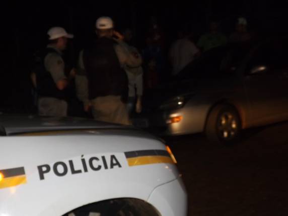 Ladrão ataca carro com pedra para furtar celular em Três Passos - foto 3
