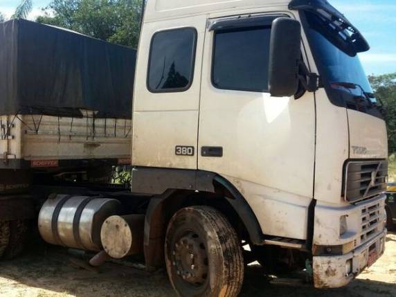 378 quilos de maconha são achados em pneus de caminhão na BR-101 em Itapema - foto 3