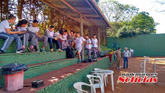 Projeto Pelotão Mirim teve
aula de tênis com o professor “Choco” - foto 5