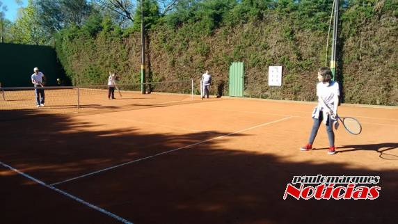 Projeto Pelotão Mirim teve
aula de tênis com o professor “Choco” - foto 3