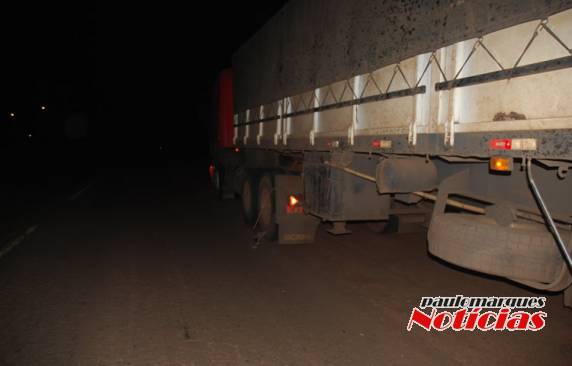 Acidente com danos materiais
envolve caminhonete e carreta em Independência - foto 6