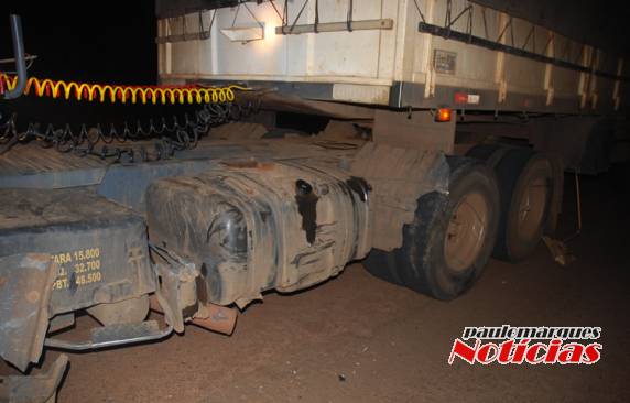 Acidente com danos materiais
envolve caminhonete e carreta em Independência - foto 7