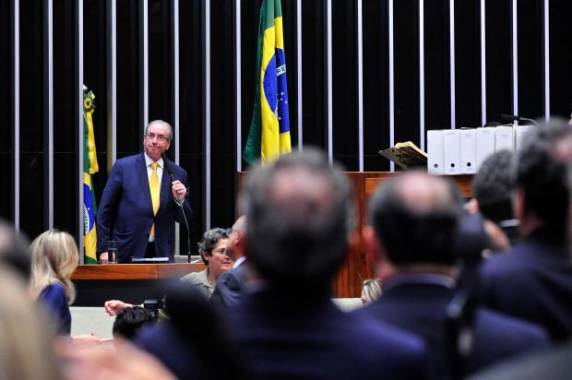 Falando de improviso, Cunha fez um histórico de sua atuação parlamentar de quatro mandatos e sobre o processo