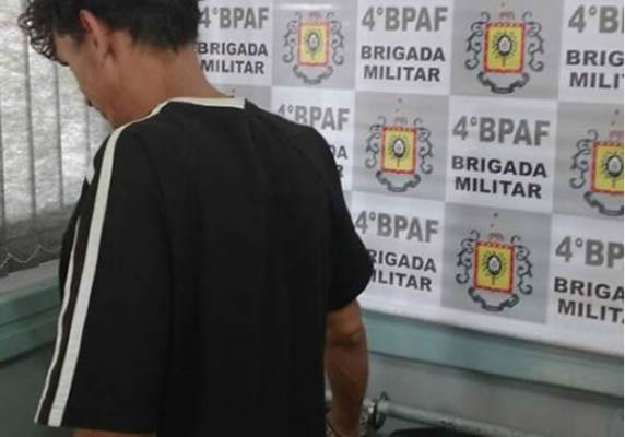 POE prende em flagrante homem
traficando em Santa Rosa - foto 3