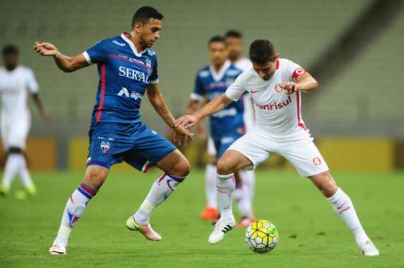 Time de Celso Roth foi derrotado por 1 a 0 no Castelão