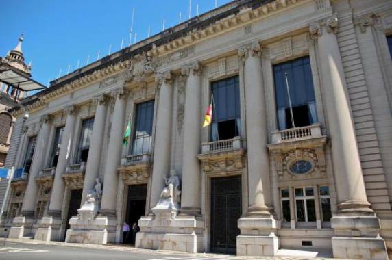 Segundo o governo estadual, faltam R$ 719,2 milhões para quitar a folha líquida de 

setembro 