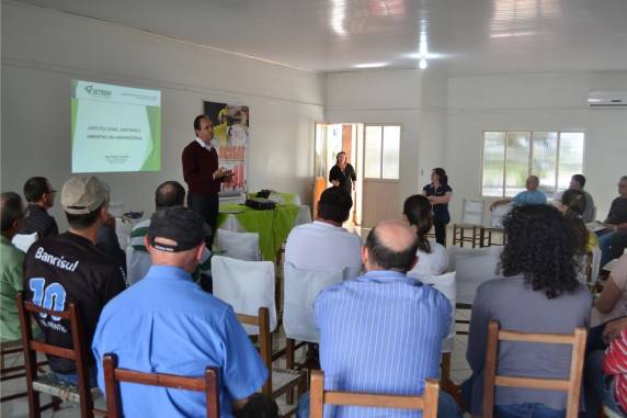 SETREM e ACISAT de Tucunduva firmam contrato de apoio às agroindústrias - foto 2