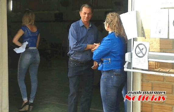 Nego Cereser vota no centro da cidade