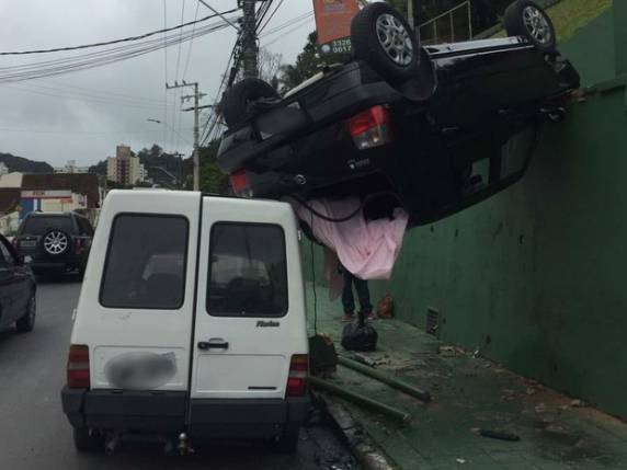 Caso ocorreu na tarde desta segunda-feira (3); ninguém ficou ferido