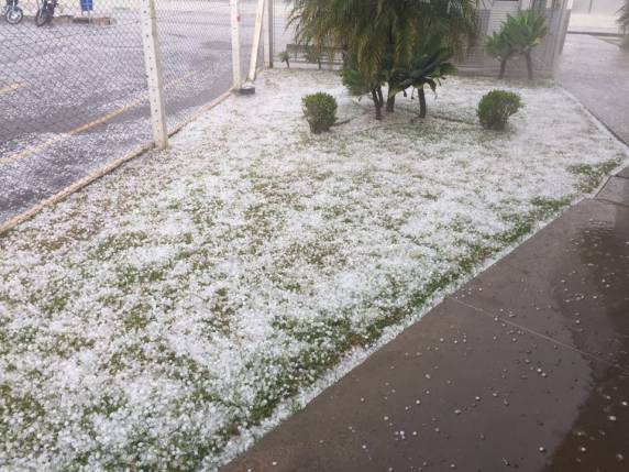 Chuva de granizo em Três de Maio - foto 7