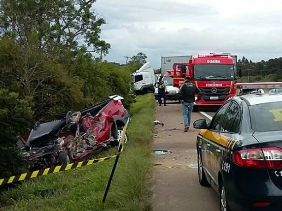 Segundo a PRF, além da vítima, cinco pessoas ficaram feridas