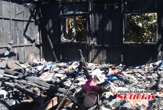 Família sonha em reconstruir casa destruída em incêndio; VEJA VIDEO - foto 4
