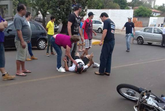 Motociclista fica ferido numa colisão no centro de Ijuí - foto 2