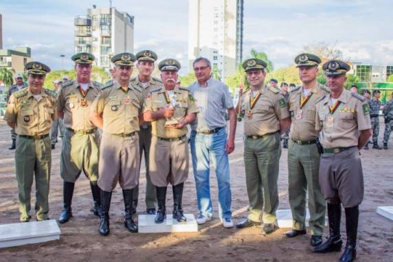 A homenagem foi prestada na última sexta-feira