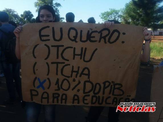 Estudantes do IFF de Santo Augusto
protestam contra a aprovação da Pec 241 - foto 5