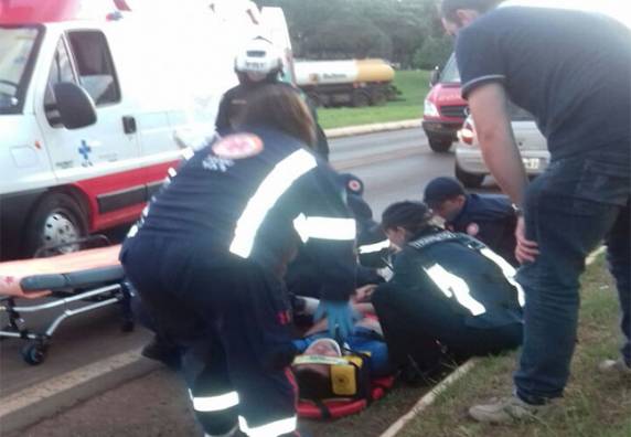 Motociclista fica ferido em
acidente no trevo de entroncamento entre duas rodovias, em Ijuí - foto 3