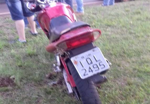 Motociclista fica ferido em
acidente no trevo de entroncamento entre duas rodovias, em Ijuí - foto 4