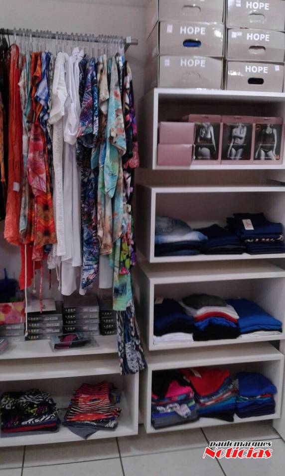 Mulheres furtam roupas da loja Darcillery no centro de Três de Maio - foto 3