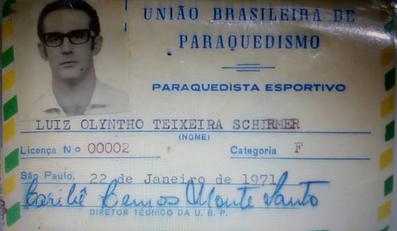 Em Florianópolis, paraquedista
de 77 anos salta 100 vezes ao ano - foto 3