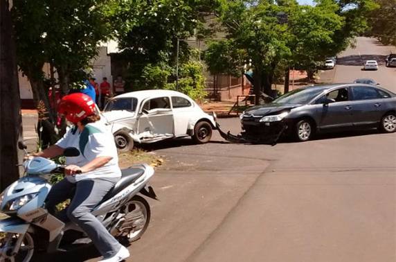 Motorista fica
ferida em acidente em Ijuí - foto 3