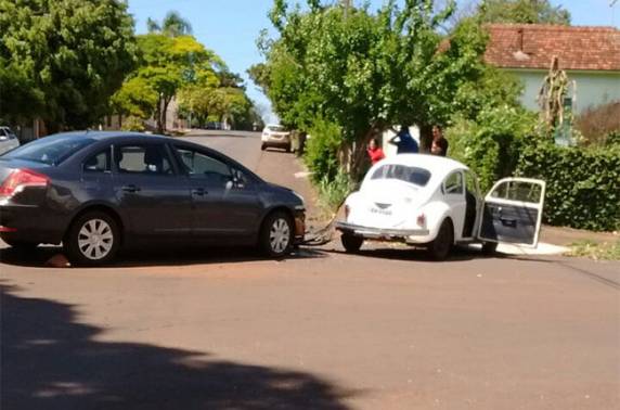 Motorista fica
ferida em acidente em Ijuí - foto 2