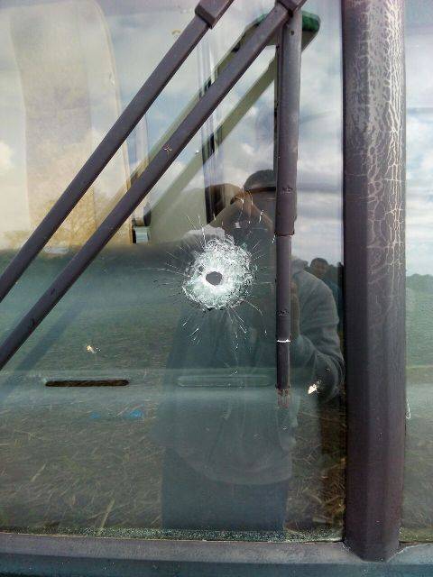 Ônibus é assaltado e passageiros são 

trancados no bagageiro no RS - foto 2