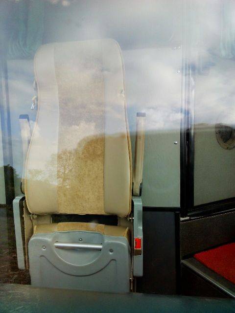 Ônibus é assaltado e passageiros são 

trancados no bagageiro no RS - foto 3