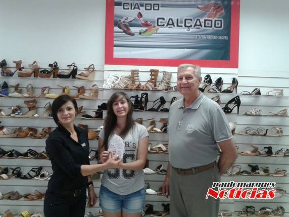 Contemplados recebem prêmios do Promocional Três de Maio é Show - foto 2