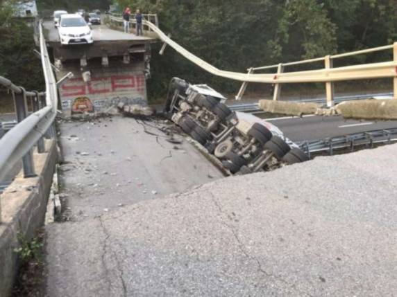 Itália: viaduto desaba sobre rodovia, mata 1 e deixa
feridos; VEJA VÍDEO - foto 6