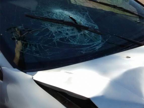 Casal de jovens fica ferido depois uma colisão com veículo em um poste no centro de Ijuí - foto 4