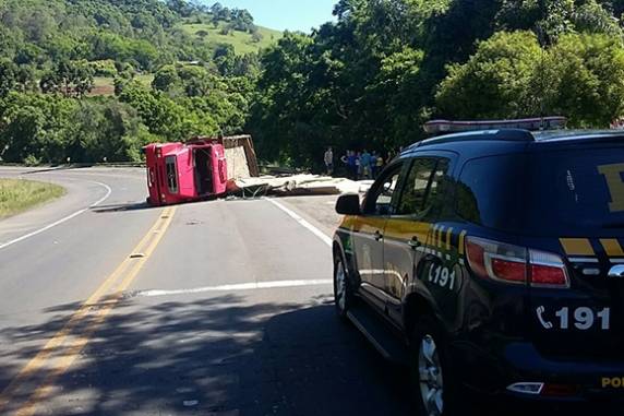 Caso ocorreu por volta das 15h40 no quilômetro 331 da rodovia