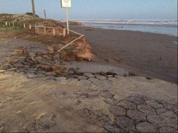 Balneário Rincão, SC, decreta emergência após ressaca do mar - foto 3