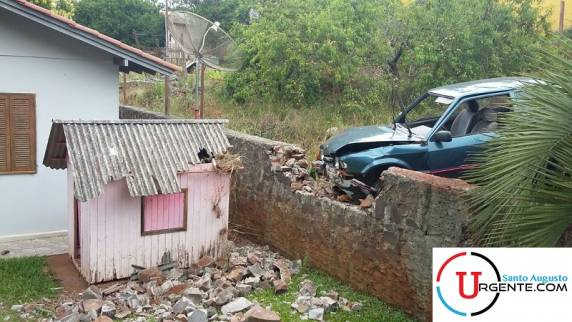 Acidente aconteceu no bairro Petrópolis