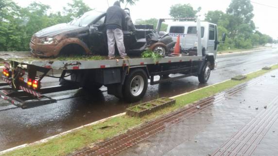 São Miguel do Oeste - Mulher morre após colisão em
poste durante a madrugada - foto 4