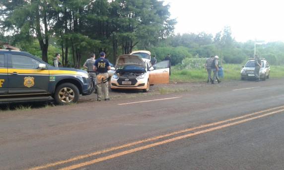 PRF e BM prende dois homens com carro clonado - foto 2