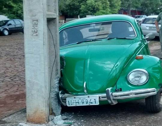 Homem fica
ferido depois de colidir veículo contra um poste em Ijuí - foto 2
