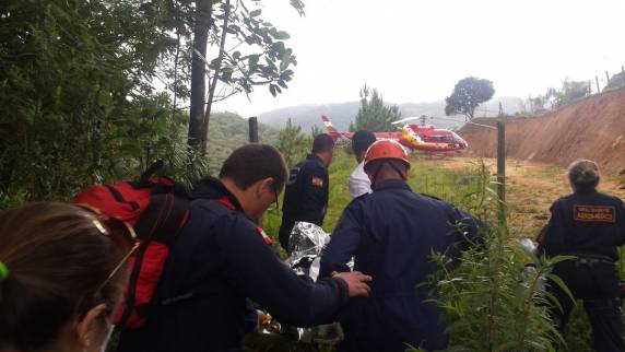 Mulher morre e outros seis ficam feridos em grave acidente na BR-282,
em Águas Mornas - foto 3