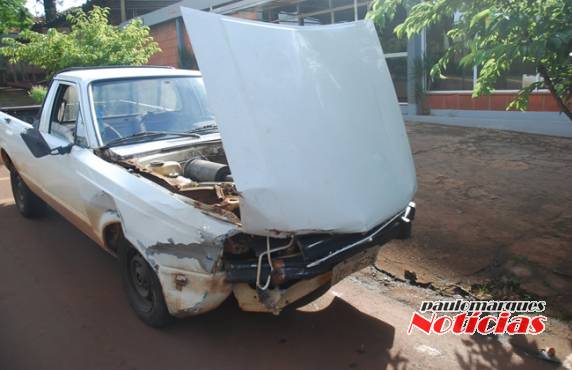 Colisão com danos materiais na Av. Pasqualine em Três de Maio - foto 3