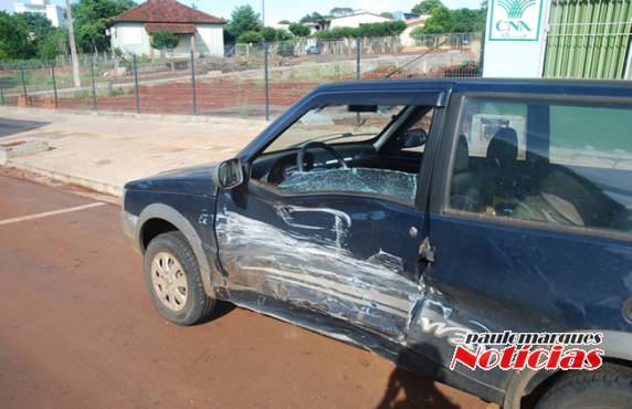 Colisão com danos materiais na Av. Pasqualine em Três de Maio - foto 2