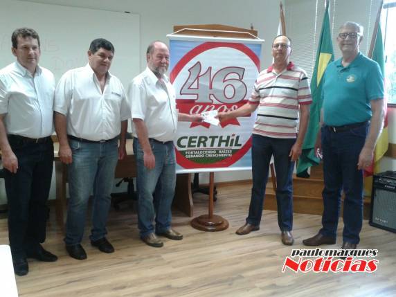 Automassul e Certhil entregam
prêmios do Promocional Três de Maio é Show - foto 3
