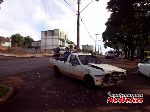Colisão com danos materiais na Av. Pasqualine em Três de Maio - foto 7
