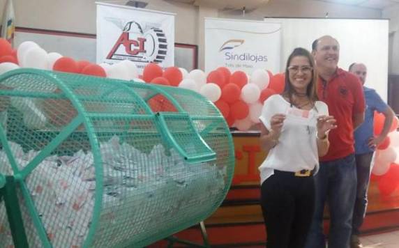 Coincidência na entrega de prêmios da campanha “Três de Maio é Show” chama a atenção