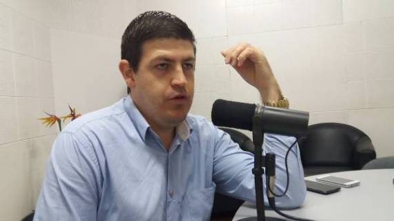 Advogado Berbardo 

Schaeffer falou ao vivo na Rádio Colonial