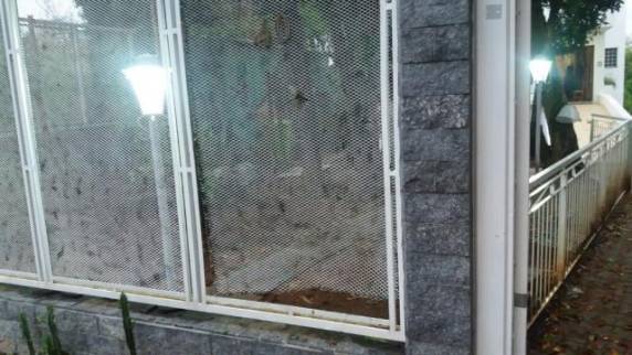 Grupo depreda casa de família considerada autora de drone no Beira-Rio; VEJA VÍDEO - foto 2
