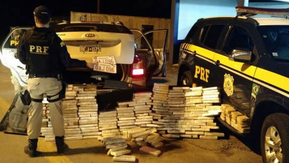 Em duas ações diferentes, PRF de Santa Maria prende abigeatários e traficante de drogas nesta madrugada - foto 3