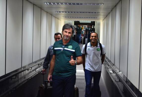 Sobrevivente 

da tragédia, goleiro Follmann tem uma das pernas amputada - foto 3