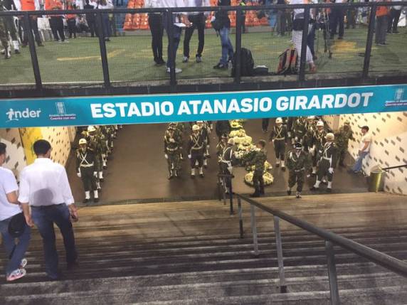 Chapecó e Medellín têm homenagens às vítimas de acidente - foto 6