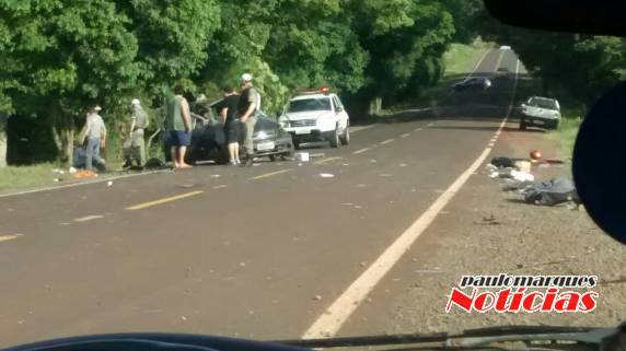 Veículo capota e duas pessoas ficam feridas na RS-342 em 

Horizontina - foto 4