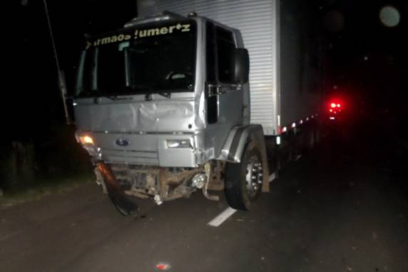 Mulher morre após colisão 

entre carro e caminhão na RSC-287 - foto 2