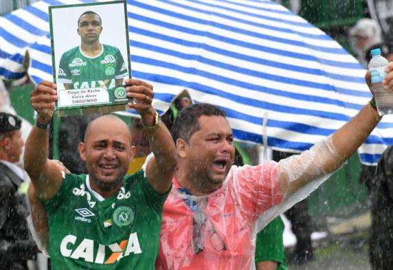 Personalidades do futebol mundial participam de velório em Chapecó - foto 4